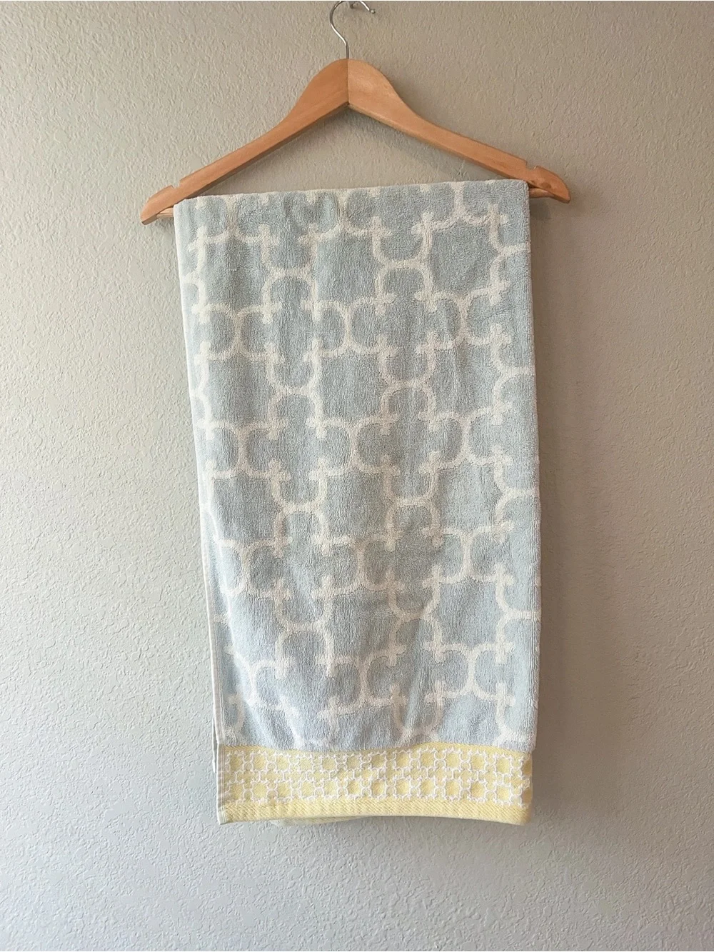 Vintage Charter Club Cotton Blue & White Patterned Bath Towel